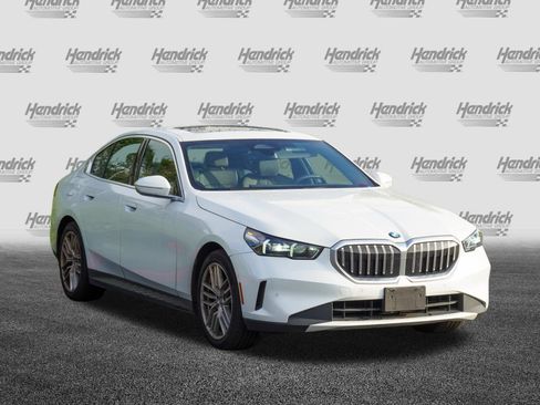 Certified 2024 BMW 530i xDrive w/ Convenience Package AWD/4WD image 2