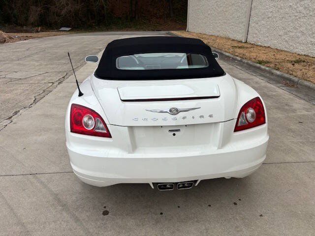Used 2005 Chrysler Crossfire Limited RWD image 16