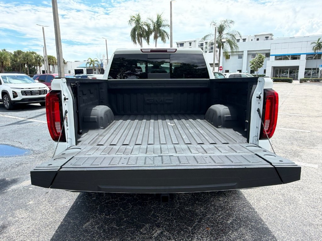 Used 2023 GMC Sierra 1500 SLT w/ SLT Premium Plus Package AWD/4WD image 16