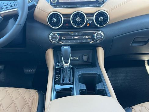 New 2025 Nissan Sentra SV w/ SV Premium Package image 3