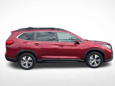 Used 2019 Subaru Ascent Premium image 2