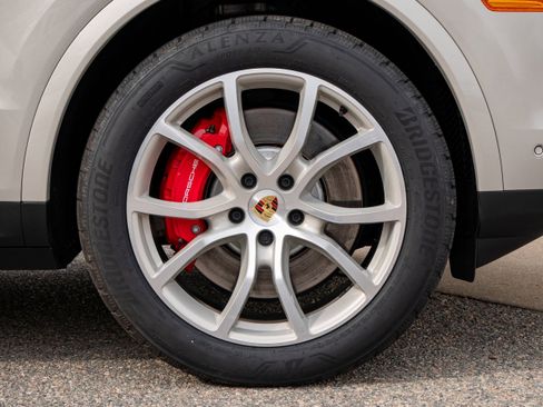 Certified 2024 Porsche Cayenne S w/ Premium Package Plus (PP1) image 17