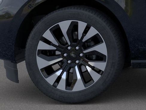 New 2025 Ford Expedition Max Platinum w/ Driver's Package image 19