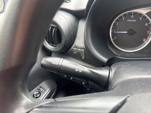 Used 2022 Nissan Kicks S image 20