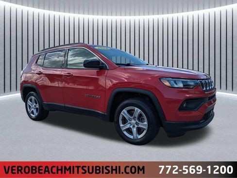 Used 2024 Jeep Compass Latitude AWD/4WD image 1