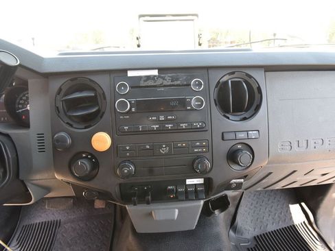 Used 2014 Ford F550 4x4 Regular Cab Super Duty image 37