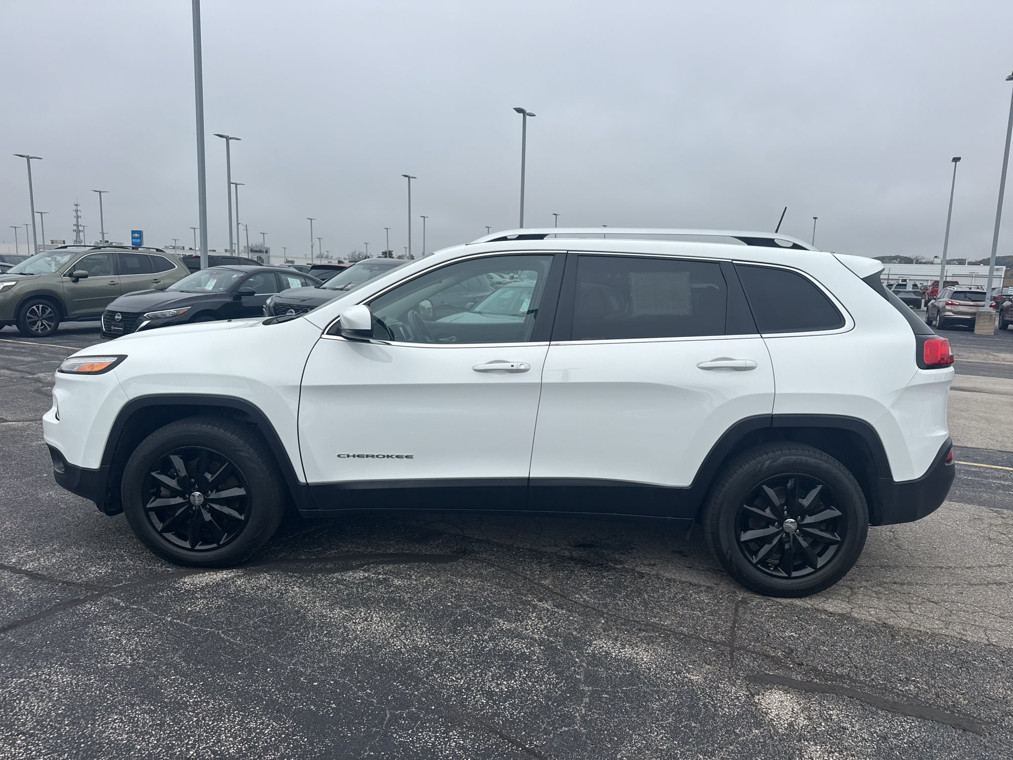 Used 2016 Jeep Cherokee Limited AWD/4WD image 20