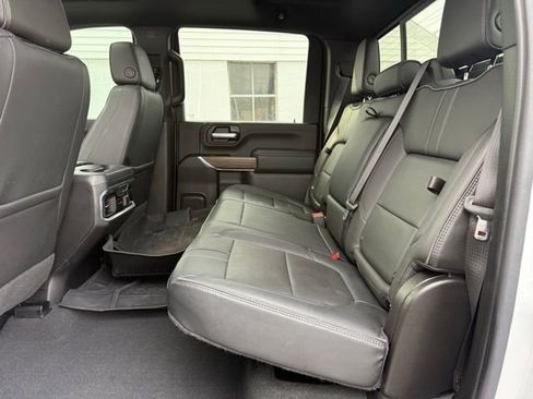 Used 2023 Chevrolet Silverado 2500 High Country w/ Z71 Off-Road Package image 15