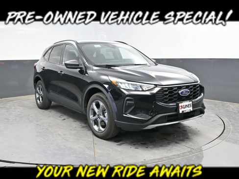 Used 2025 Ford Escape ST-Line AWD/4WD image 1