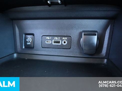 Used 2024 Nissan Sentra SV image 29