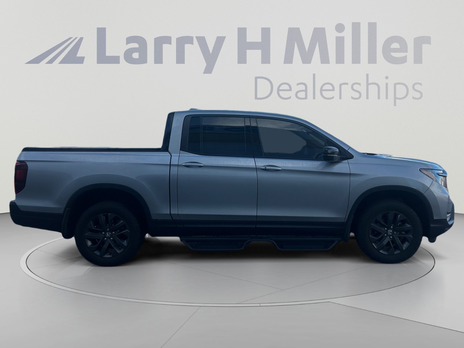Used 2025 Honda Ridgeline Sport image 7