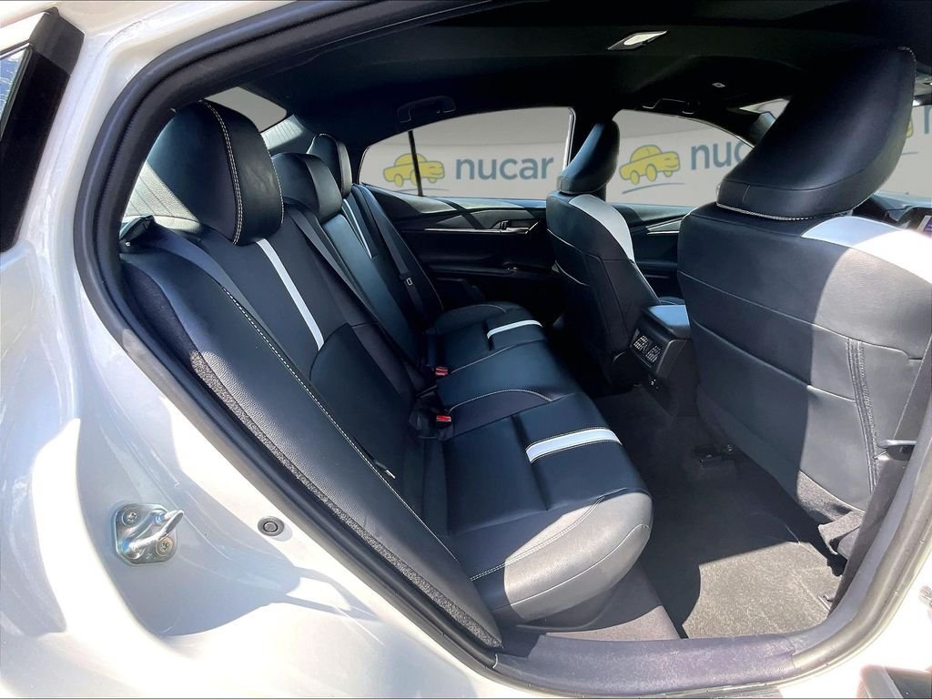 Used 2025 Toyota Camry SE FWD image 16
