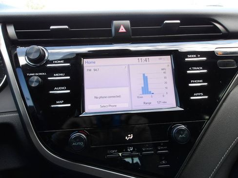 Used 2019 Toyota Camry SE FWD image 17