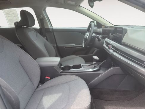 Used 2025 Kia K4 FWD image 15