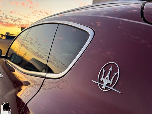 Used 2017 Maserati Levante S image 38