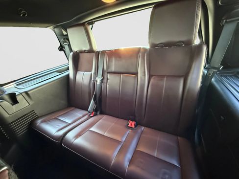 Used 2015 Ford Expedition Platinum AWD/4WD image 14