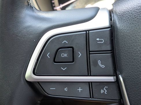 Used 2023 Toyota Highlander XSE AWD/4WD image 24