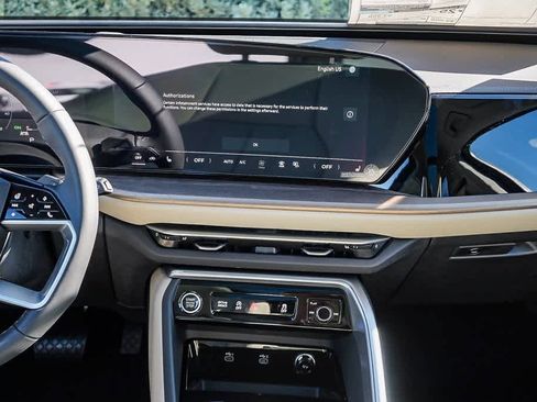 New 2025 Audi Q5 Premium image 13