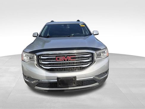 Used 2017 GMC Acadia SLT FWD image 2