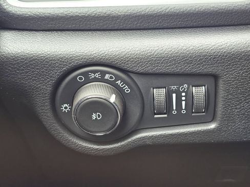 New 2026 Chrysler Pacifica Select image 20