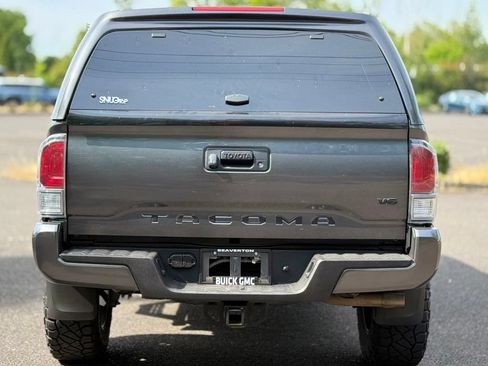Used 2023 Toyota Tacoma TRD Sport AWD/4WD image 4