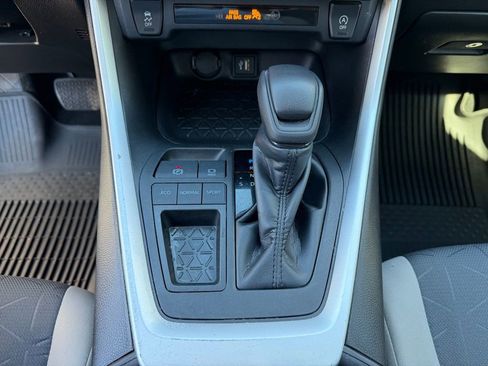 Used 2023 Toyota RAV4 XLE image 27