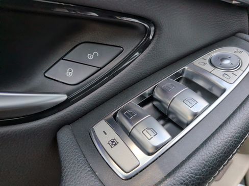 Used 2022 Mercedes-Benz GLC 300 image 28