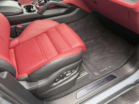 Certified 2025 Porsche Cayenne GTS AWD/4WD image 15