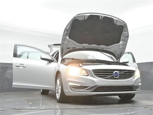 Used 2015 Volvo V60 T5 Premier image 49