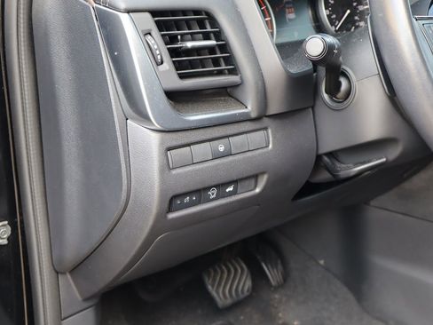 Used 2023 Nissan Rogue SV w/ SV Premium B Package FWD image 23