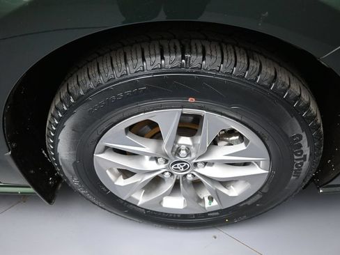 Certified 2025 Toyota Sienna XLE w/ XLE Plus Package AWD/4WD image 13