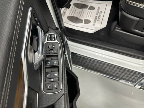 Used 2024 RAM 2500 Laramie image 9