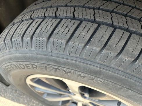 Used 2018 Ford Expedition Max XLT w/ Equipment Group 202A AWD/4WD image 10