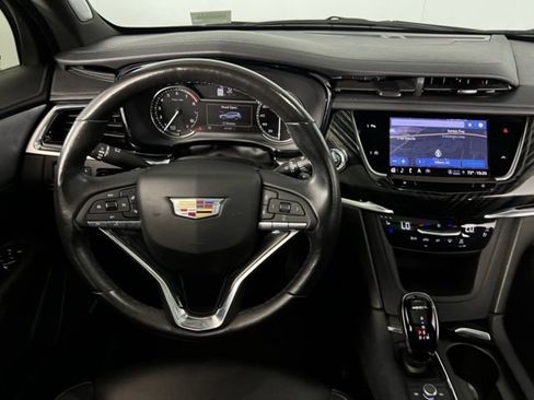 Used 2024 Cadillac XT6 Premium Luxury image 15