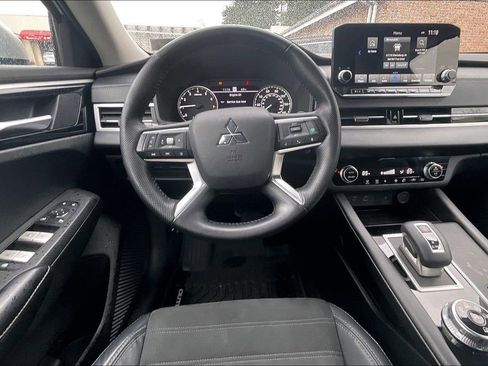 Used 2022 Mitsubishi Outlander SE AWD/4WD image 5