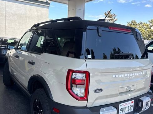 Used 2025 Ford Bronco Sport Badlands w/ Sasquatch Badlands Package AWD/4WD image 3