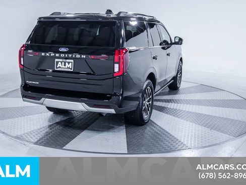 Used 2025 Ford Expedition Platinum AWD/4WD image 9