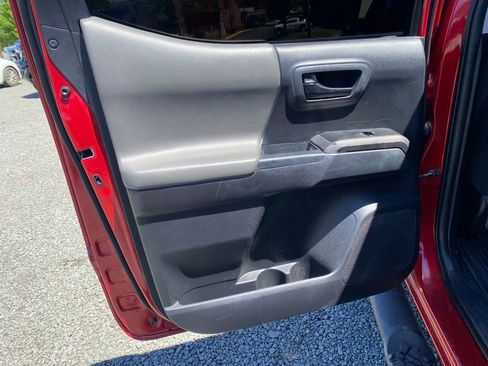 Used 2022 Toyota Tacoma SR5 w/ Technology Package RWD image 14