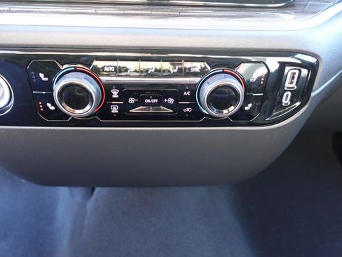 Used 2024 Chevrolet Silverado 1500 LT image 43