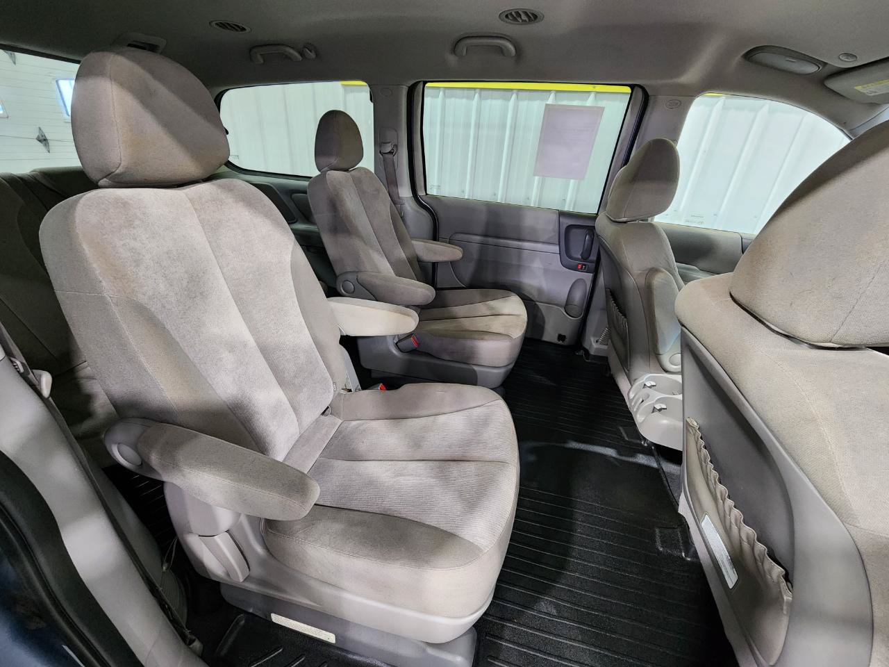 Used 2014 Kia Sedona LX FWD image 24