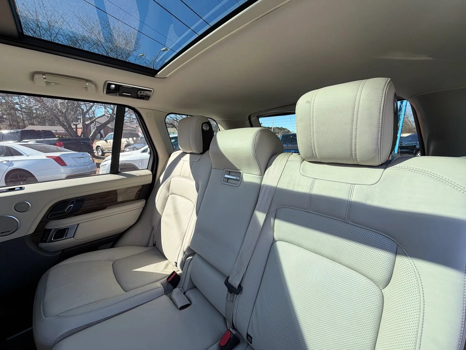 Used 2019 Land Rover Range Rover HSE AWD/4WD image 23