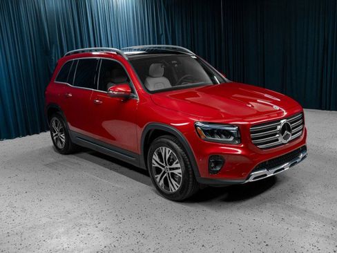 New 2026 Mercedes-Benz GLB 250 image 3