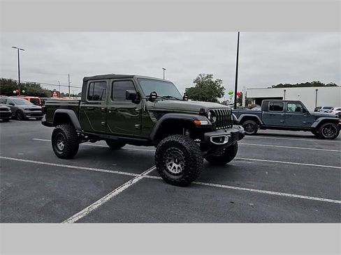 Used 2023 Jeep Gladiator Sport image 18