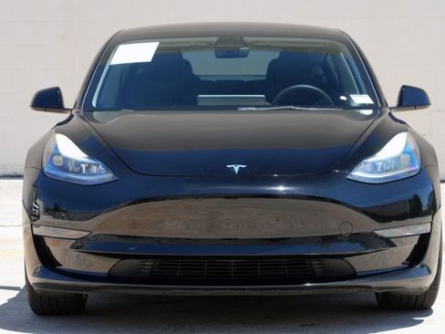 Used 2023 Tesla Model 3 Standard Range RWD image 7