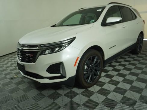 Used 2022 Chevrolet Equinox RS w/ RS Leather Package FWD image 3