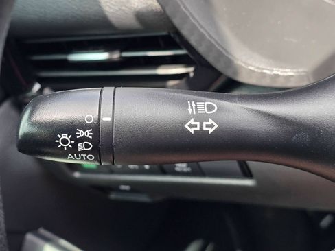 Used 2025 Nissan Sentra SV FWD image 23