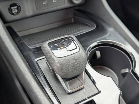 Used 2024 Nissan Rogue SV image 19