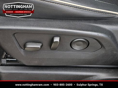 Used 2024 GMC Yukon SLT RWD image 28