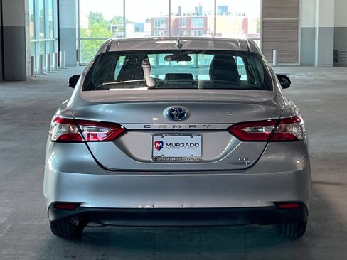 Used 2020 Toyota Camry LE FWD image 9