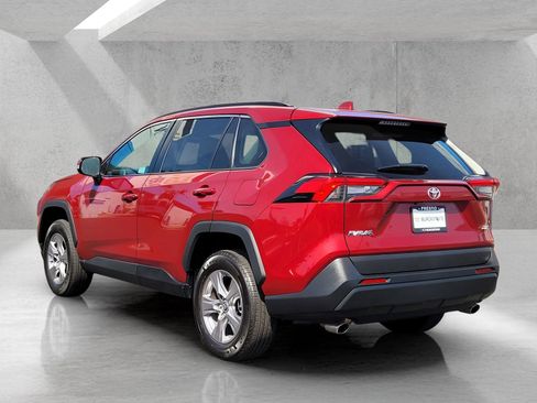 Used 2023 Toyota RAV4 XLE FWD image 7